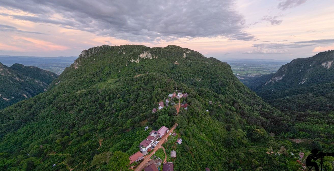 akha trail