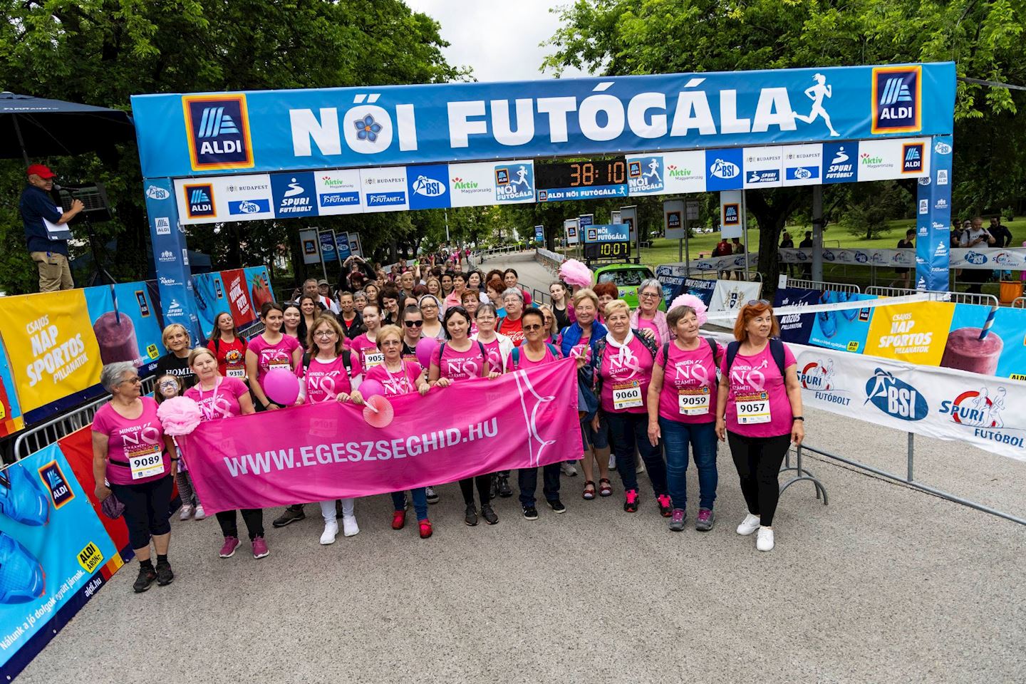 aldi womens running gala