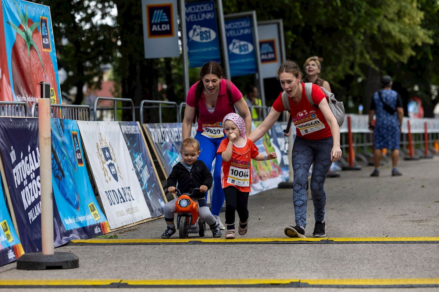 aldi womens running gala