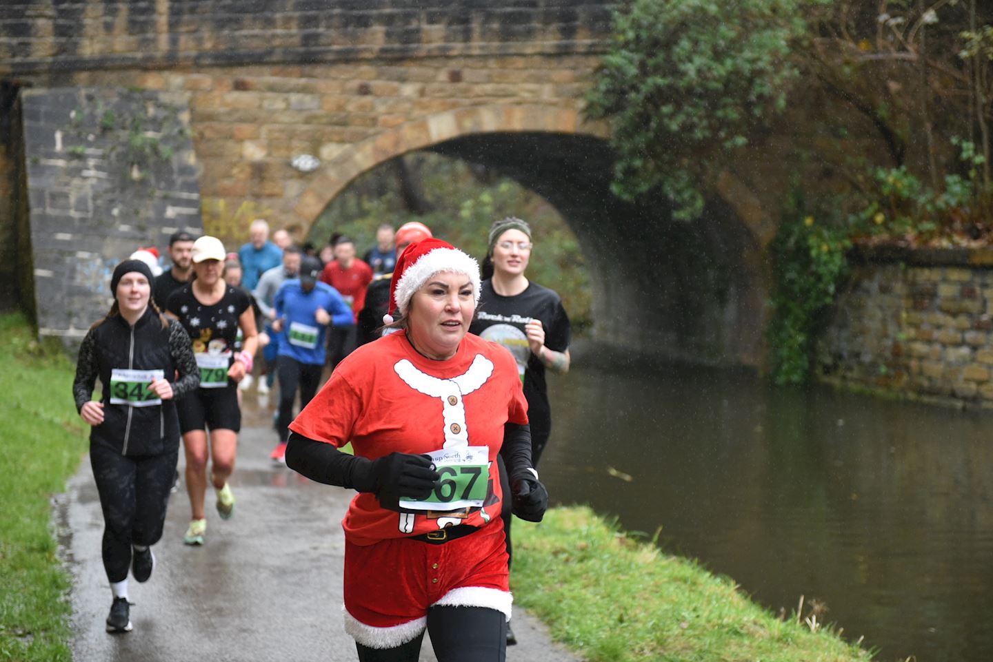 crikey its the christmas cracker day 1