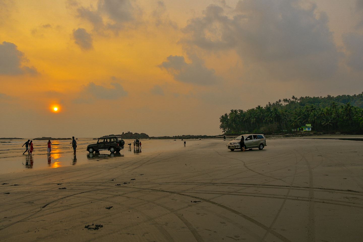 kannur beach runsafari