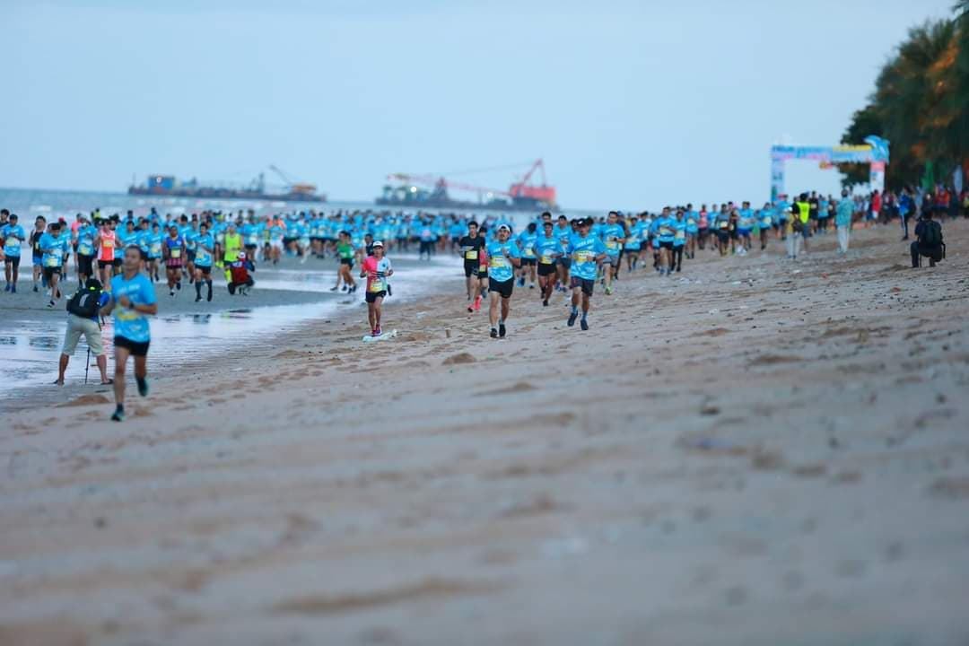 loma run on the beach