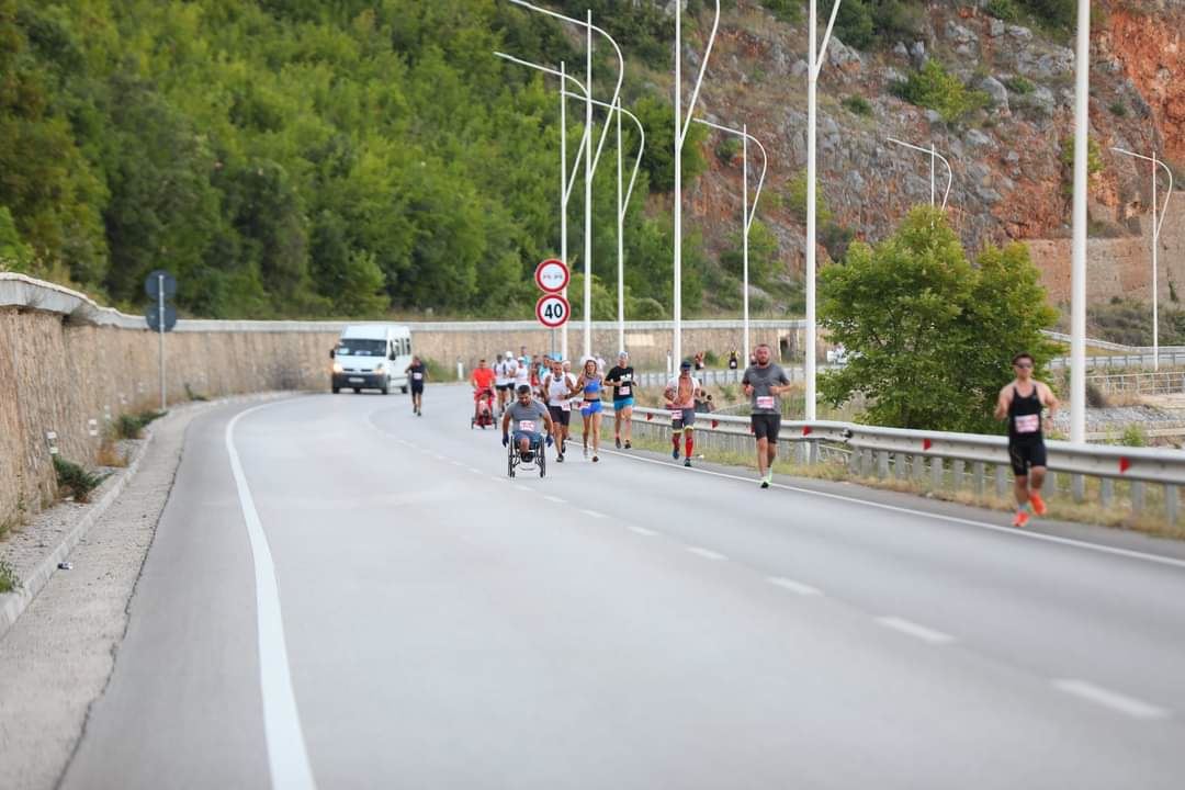 night marathon in the city of pogradec enkelana